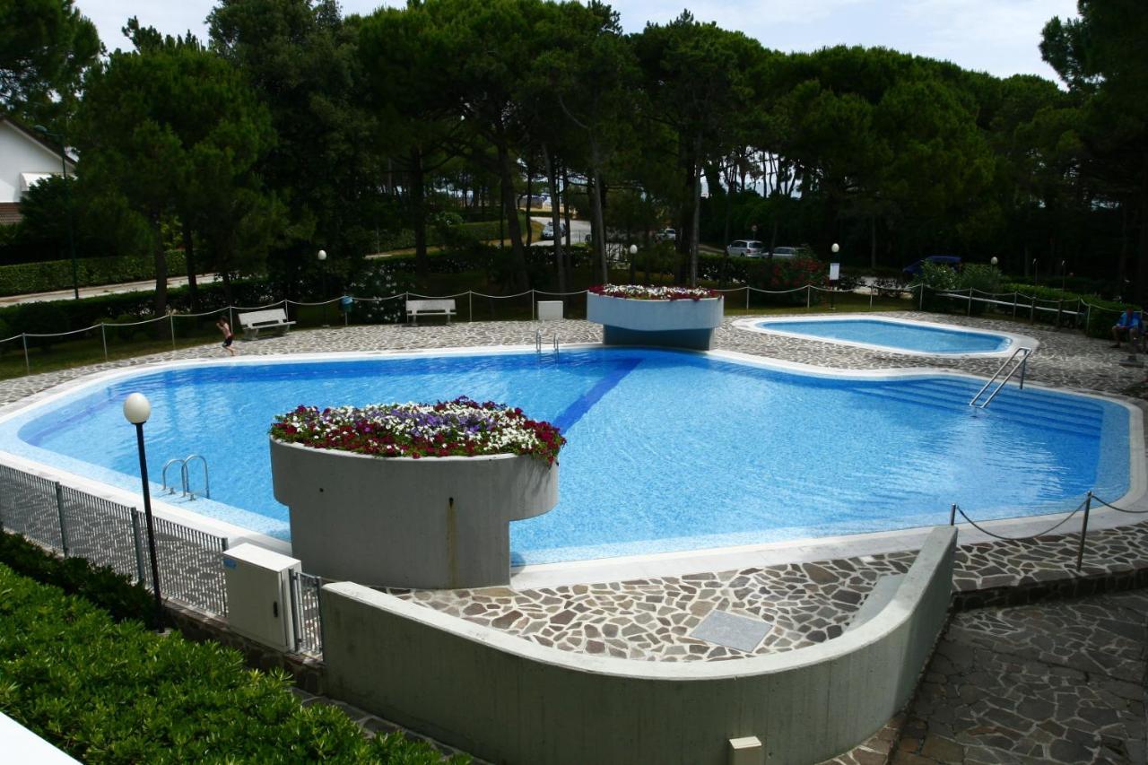 Residence La Meridiana Lignano Sabbiadoro Exterior foto